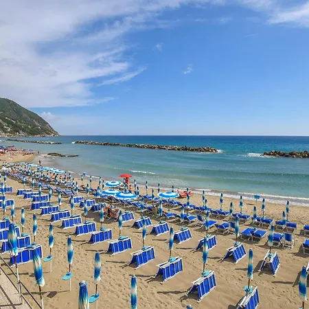 2 Bedroom Awesome Apartment In Moneglia 아파트