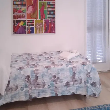דירה In With Kitchen
