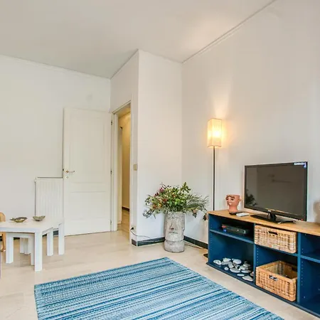 2 Bedroom Awesome In Moneglia
